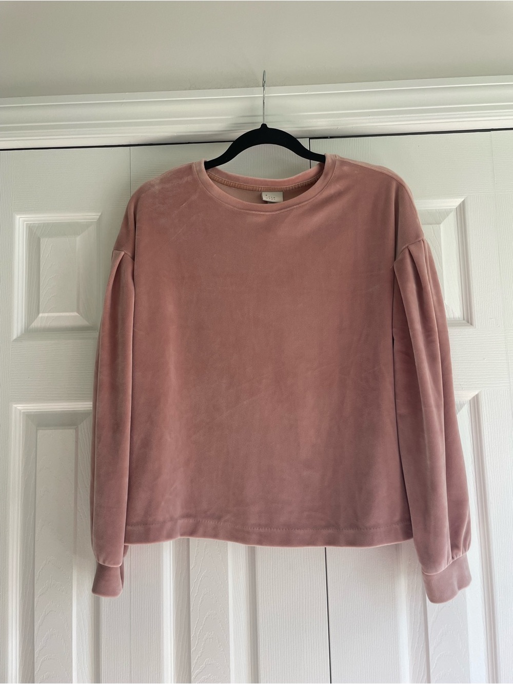 a new day Velvet Puff-Sleeve Crewneck Sweatshirt